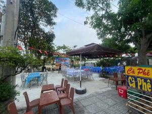 Khách Sạn Lan Vinh - Nhà Hàng Ngoài Trời