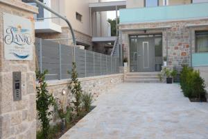 Sanro Apartments
