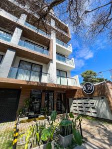 Equipetrol Suite Pool & Views