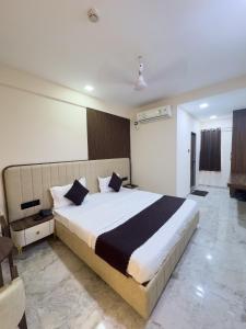 Hotel White Desert