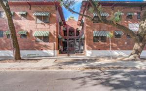 Cute Downtown Stay near Toyota Center & Midtown