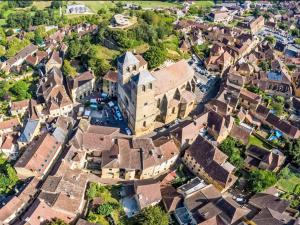 Apartment Historisches Gourdon by Interhome