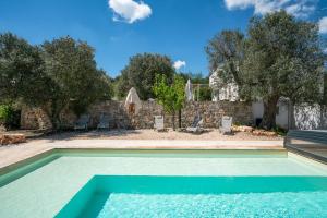 Trullo with pool and garden between Ostuni and Ceglie