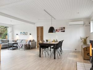 Holiday Home Suvi - 700m from the sea by Interhome