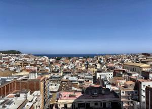 Panoramic sea views, 11th floor
