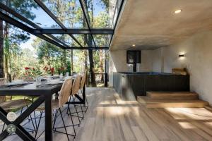 Increible Casa con Jacuzzi y Terraza en el Bosque
