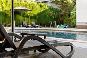 Villa Elegant Rooms with Pool Near Pula