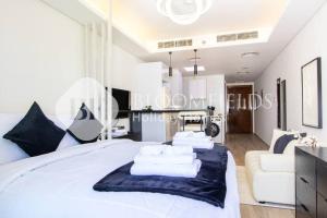 Bloomfields Studio - Laya Mansion - JVC