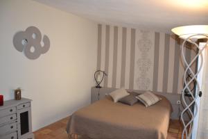 B&B / Chambres d'hotes Maison Saint Louis avec Jacuzzi : photos des chambres