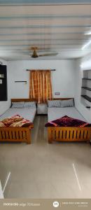 S K S HOME STAYs