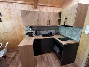 Domek pod wzgórzem