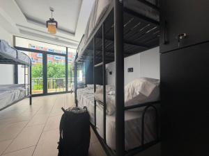 Englishman Hostel Shkoder Backpackers Instant Sleep