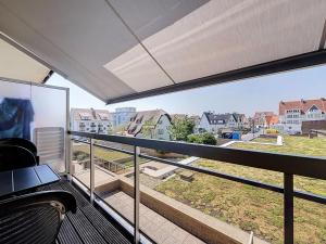 Apartment Cosy @ the beach studio with pool by Interhome