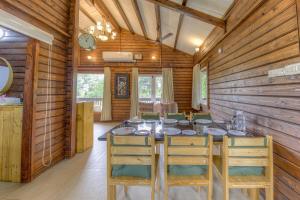 CosmicStays Yotsuba- Luxury Chalet in a Zen Forest