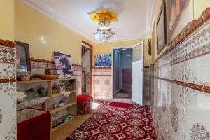 old city apartment + free couscous on Friday