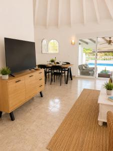 La Perla Calpe with Swimming pool and Close to the sea