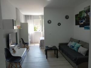 Natura Mediterranea 13 estudio nudista primera linea con piscina