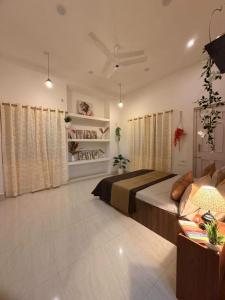 Kailasha Inn-By Safarnama Stays