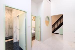 Spacious Heritage Family Home in Central Bangkok
