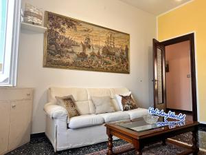 La Casa gialla di Paola by Holiday World