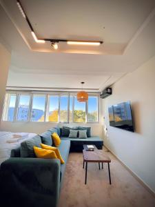 Elegant Studio with Panoramic Views