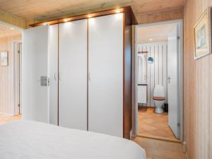 Holiday Home Yanne - 550m from the sea by Interhome
