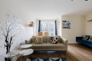 Calming 2BDR Waterfront Flat with Fantastic Views