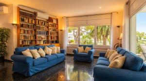 Villa Sitges Tupinetti Beach at 1 min walk Amaizing Garden and View Center Sitges 5 minutes walk NO NEED CAR