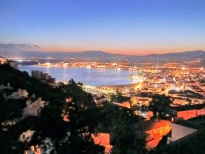 Charmant appartement avec vue sur mer et montagne