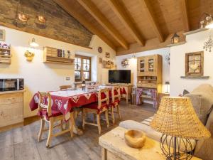 Chalet Chalet Ralon by Interhome