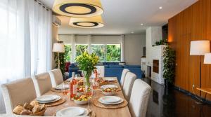 Villa Sitges Tupinetti Beach at 1 min walk Amaizing Garden and View Center Sitges 5 minutes walk NO NEED CAR