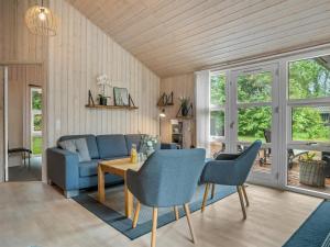 Holiday Home Eikka - from the sea by Interhome