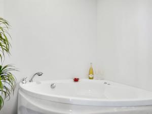 Holiday Home Eve - 700m from the sea by Interhome