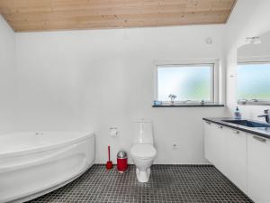 Holiday Home Eve - 700m from the sea by Interhome