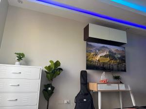 Condo with amazing city view and olympic size pool