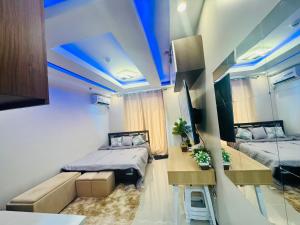 Condo with amazing city view and olympic size pool
