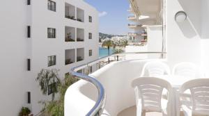 BONLLOC 4 PAX Apt, Nice view Terrace, of Downtown, Beach 50 m