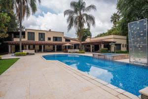 Villa magica tepoztlan con alberca jacuzzi y padel