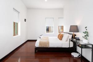 Heritage Family Home Spacious & Central Location