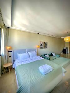Green Haven 3 Bright Air-Conditioned Studio with Open Views