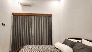 Nau Corner House