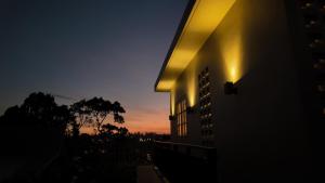 Nau Corner House