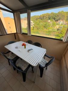 Charming two-room apartment just a stones throw from Cannes