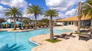 4BR Villa Pool & Lake View Near Legoland
