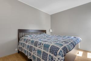 Stylish 3BR Apartment with Garden and Free Parking