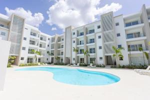 Beach Escape with Pool and Walk to the Beach