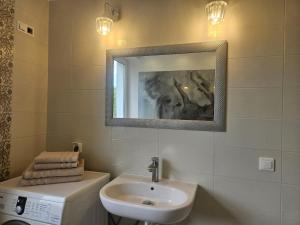 Goldenberg House -