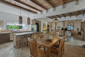 Nothing Else Like This in Chamarel - 6BR Estate