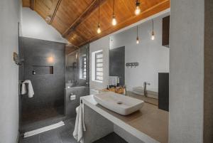 Nothing Else Like This in Chamarel - 6BR Estate