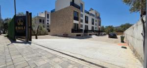 Emili Premium Residence